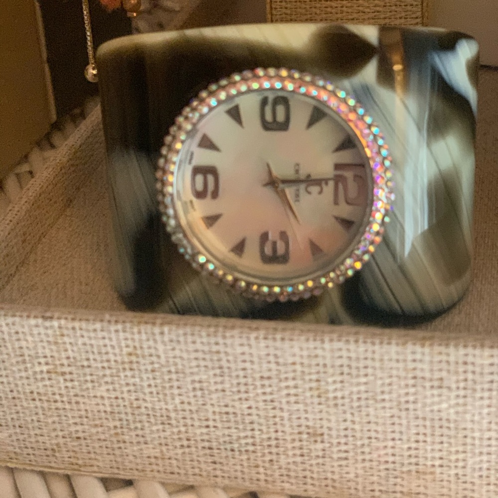 Jimmy crystal watch